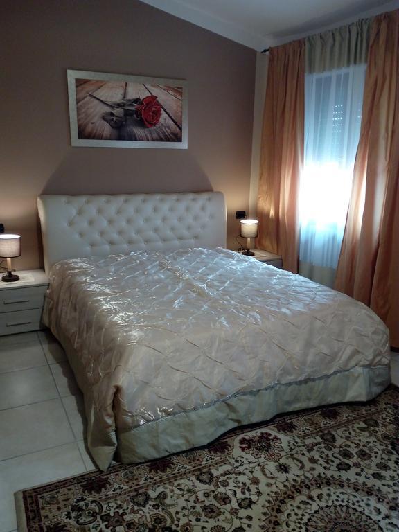 Da Laura Bed & Breakfast Lucca Bagian luar foto