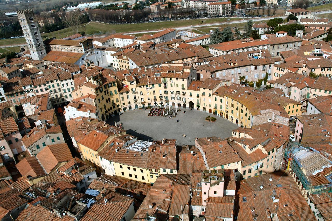 Da Laura Bed & Breakfast Lucca Bagian luar foto